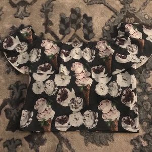 Brand new ruffle around ice cream top!